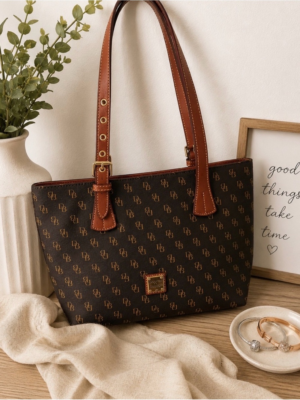 Authentic Dooney & Bourke Tote COA Included Excellent Preowned Condition